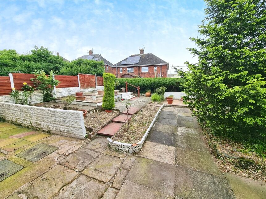 2 bedroom Semi Detached House for sale, Rivington Crescent, Fegg Hayes