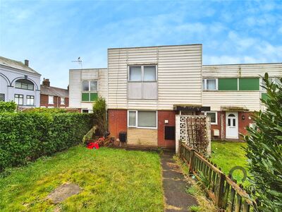 2 bedroom Mid Terrace House for sale