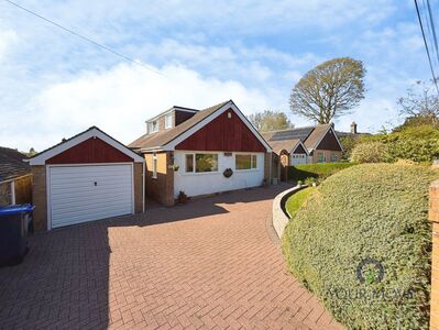 Hot Lane, 2 bedroom Detached Bungalow for sale, &pound;275,000