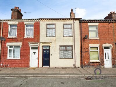 3 bedroom Mid Terrace House for sale