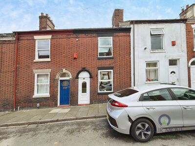 2 bedroom Mid Terrace House for sale