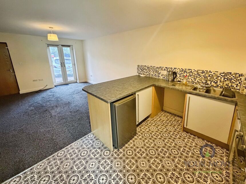 Kitchen / Lounge