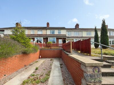 3 bedroom Mid Terrace House to rent