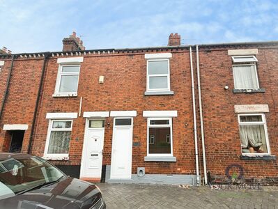 Collinson Road, Goldenhill, 3 bedroom Mid Terrace House to rent, &pound;750 pcm
