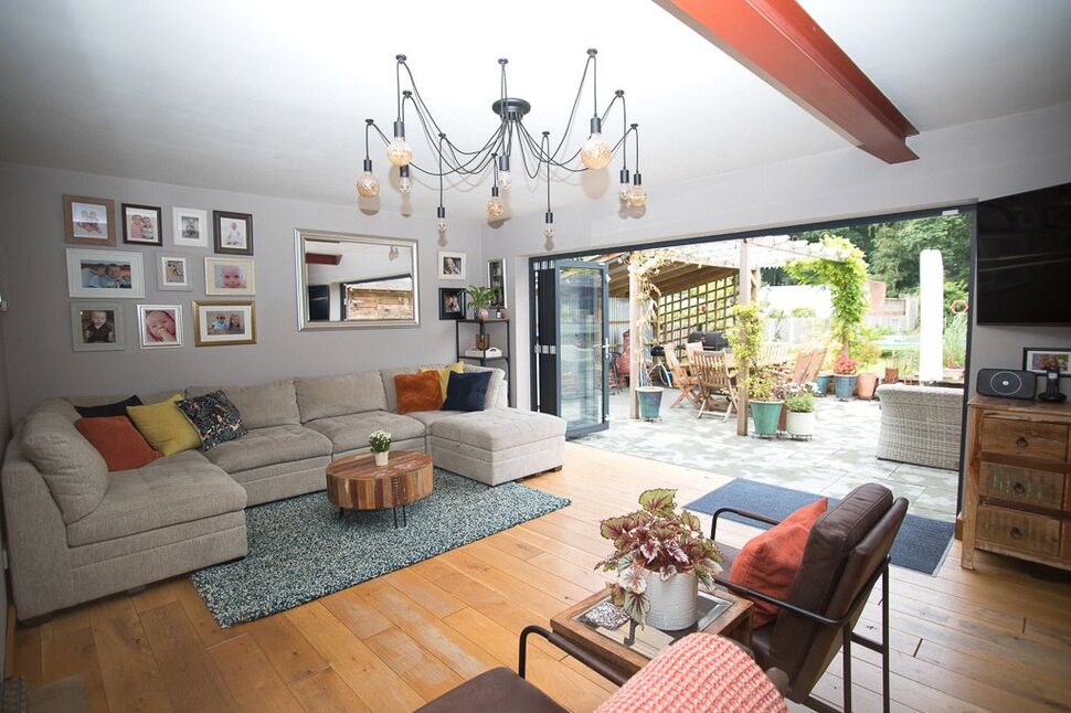 4 bedroom Detached House for sale, Wood Walk, Wombwell, S73 £470,000