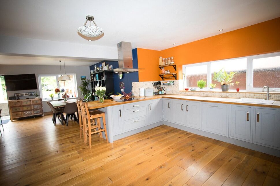 4 bedroom Detached House for sale, Wood Walk, Wombwell, S73 £470,000