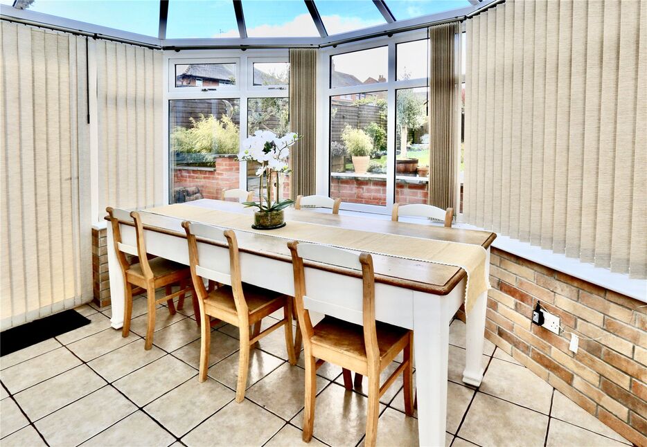 2 bedroom Semi Detached House for sale, Stubbs Road, Wombwell, S73 £