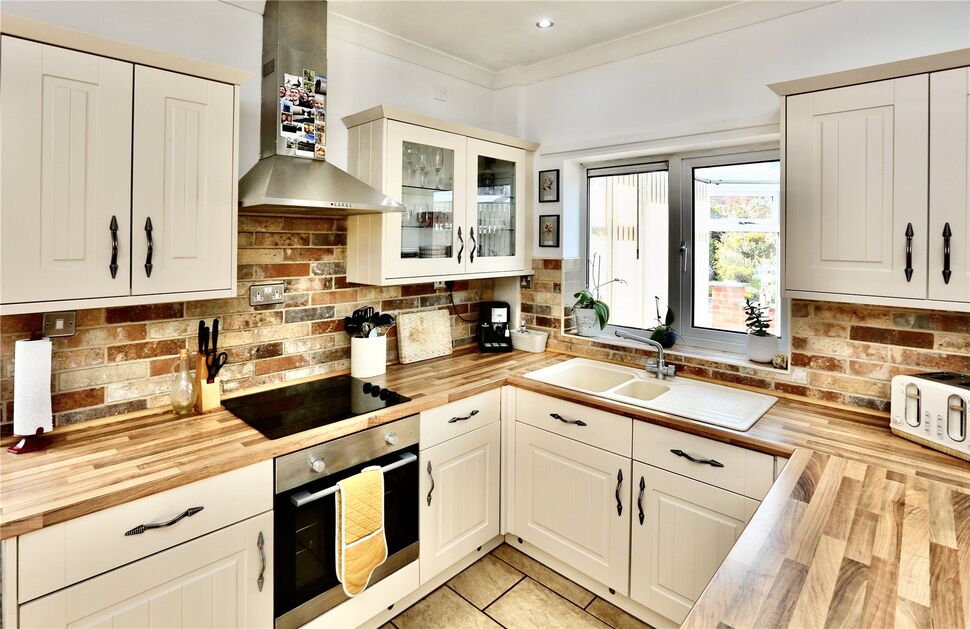 2 bedroom Semi Detached House for sale, Stubbs Road, Wombwell, S73 £