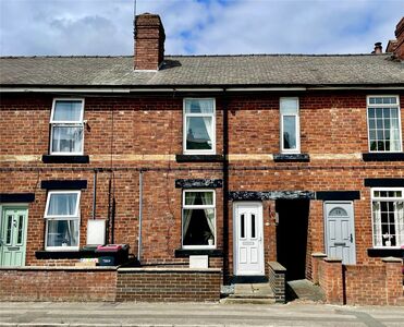 3 bedroom Mid Terrace House for sale