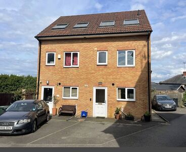 Welland Gardens, 3 bedroom Semi Detached House for sale, £110,000