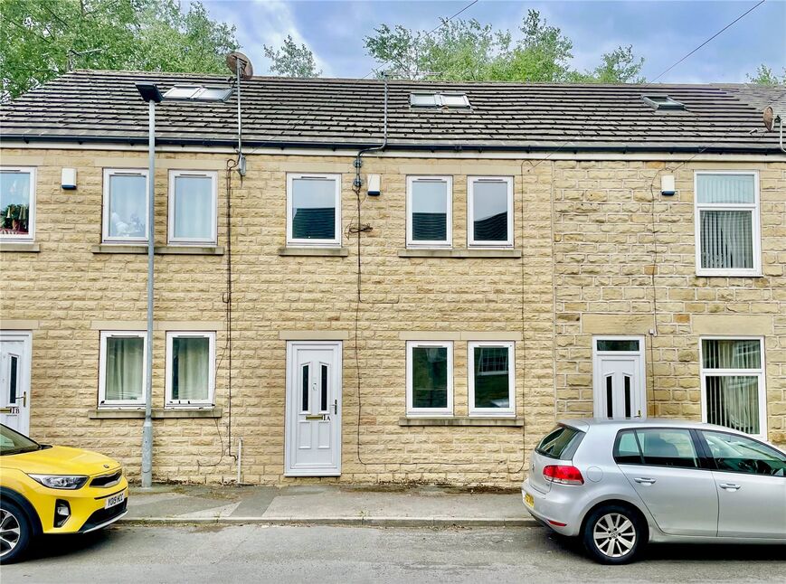 3 bedroom Mid Terrace House for sale