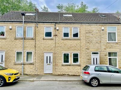 3 bedroom Mid Terrace House for sale