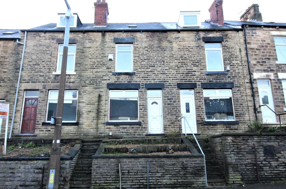 3 bedroom Mid Terrace House for sale