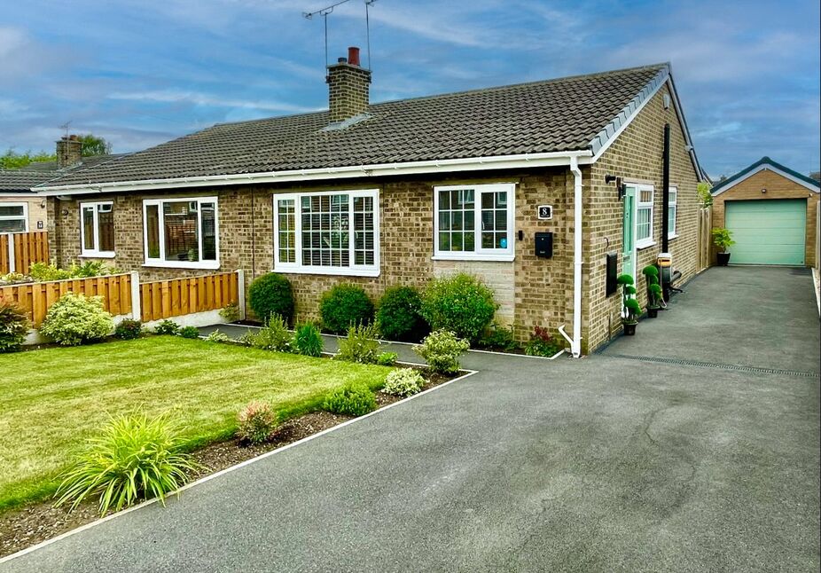 2 bedroom Semi Detached Bungalow for sale
