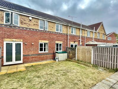 Park Crescent, 3 bedroom Mid Terrace House to rent, £900 pcm