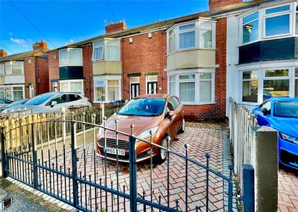 2 bedroom Mid Terrace House for sale