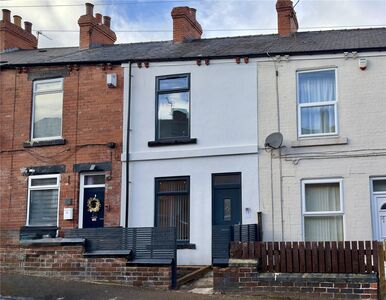 2 bedroom Mid Terrace House for sale