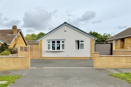 Upperwood Road, 3 bedroom Detached Bungalow for sale, &pound;385,000
