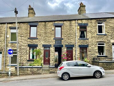 4 bedroom Mid Terrace House for sale