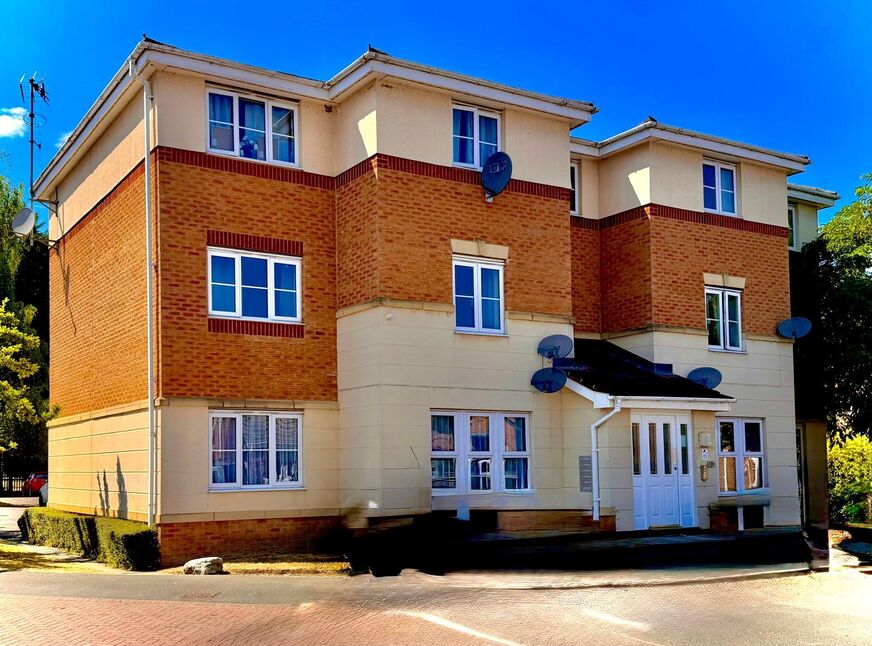 Main image of 2 bedroom Flat for sale, Town Lands Close, Wombwell, Barnsley, S73