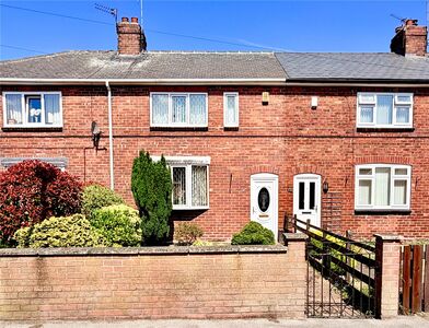 2 bedroom Mid Terrace House for sale