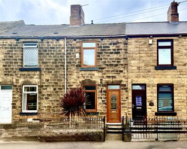 2 bedroom Mid Terrace House for sale