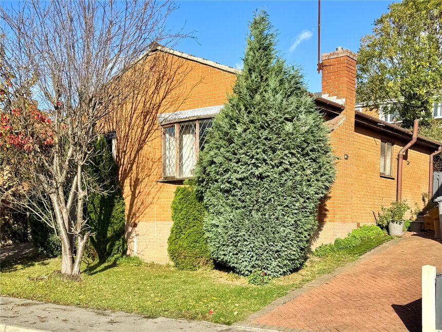 2 bedroom Detached Bungalow for sale