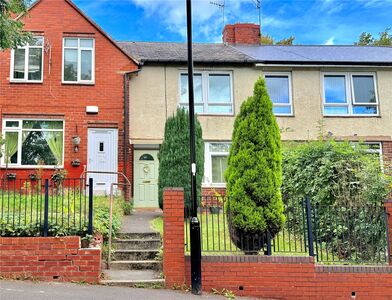 2 bedroom Mid Terrace House for sale