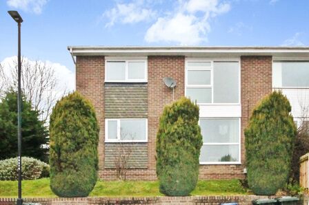 Helston Court, 2 bedroom  Flat to rent, £750 pcm