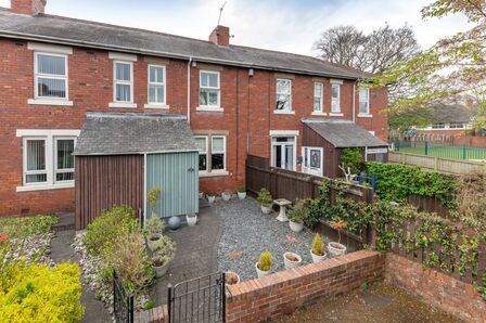 2 bedroom Mid Terrace House for sale