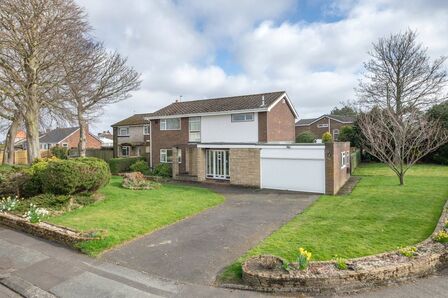 The Chesters, 4 bedroom Detached House for sale, £350,000