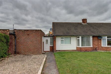 Angram Walk, 2 bedroom Semi Detached Bungalow to rent, £850 pcm