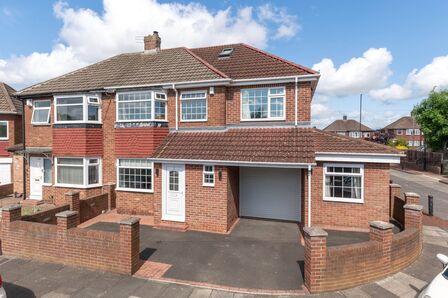 Reedsmouth Place, 5 bedroom Semi Detached House for sale, £240,000