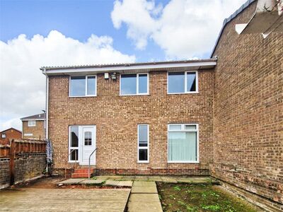 3 bedroom End Terrace House for sale