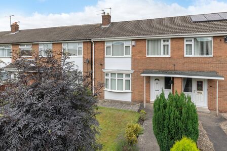 3 bedroom Mid Terrace House for sale