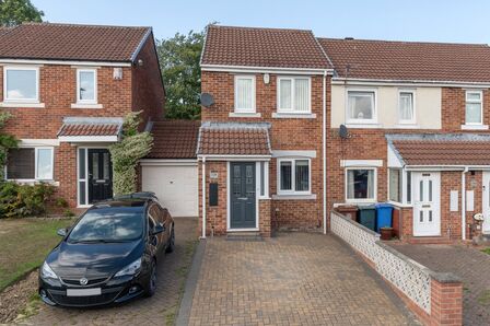 2 bedroom End Terrace House for sale