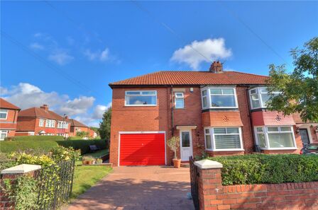Mill Hill Road, 4 bedroom Semi Detached House for sale, £260,000