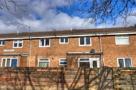 Haggerston Crescent, 2 bedroom  Flat for sale, £79,950