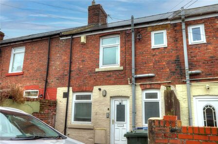 2 bedroom Mid Terrace House for sale