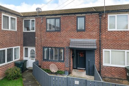 3 bedroom Mid Terrace House for sale