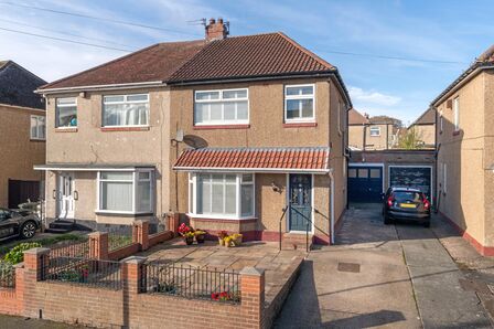 Hillhead Drive, 3 bedroom Semi Detached House for sale, £169,950