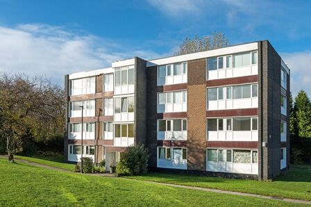 St. Just Place, 2 bedroom  Flat to rent, £695 pcm