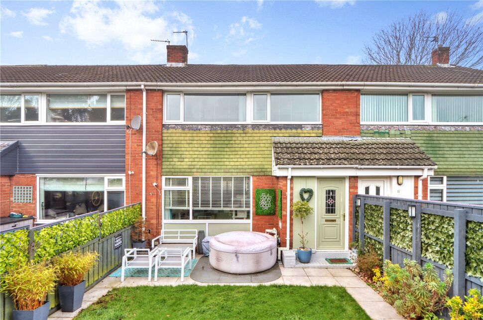 3 bedroom Mid Terrace House for sale