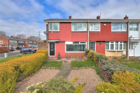 Cotter Riggs Walk, 3 bedroom End Terrace House to rent, &pound;950 pcm