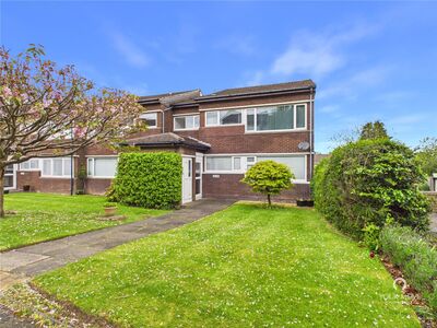 Dunsgreen Court, 2 bedroom Flat to rent, &pound;800 pcm