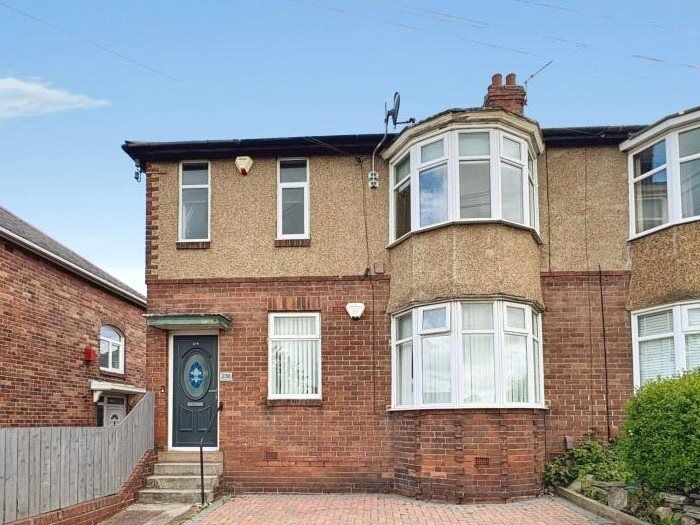 Main image of 3 bedroom Flat for sale, Whickham View, Newcastle upon Tyne, Tyne and Wear, NE15