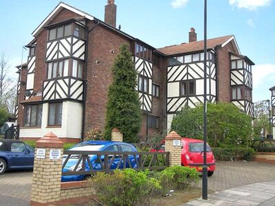 2 bedroom Flat for sale