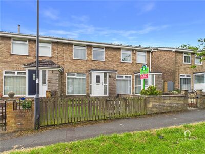 3 bedroom Mid Terrace House for sale