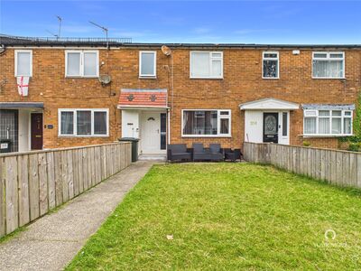 3 bedroom Mid Terrace House for sale