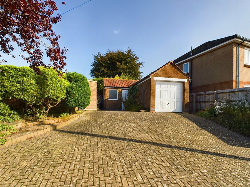 3 bedroom Detached Bungalow for sale, Sandringham Drive, Bramcote, NG9